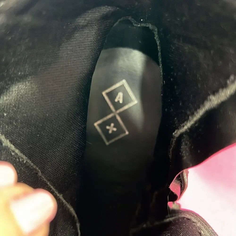 A+ Target Lace Up with Inside Zip 8.5 - Picture 7 of 9